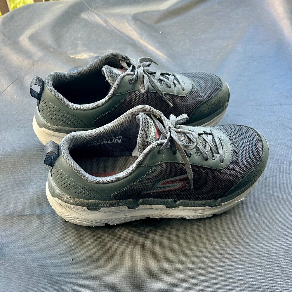 Men's 10.5W GO RUN Skechers shoes